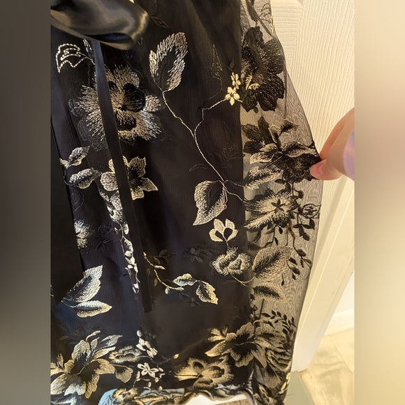 SLNY Black and Gold Sleeveless Dress - Picture 5 of 7